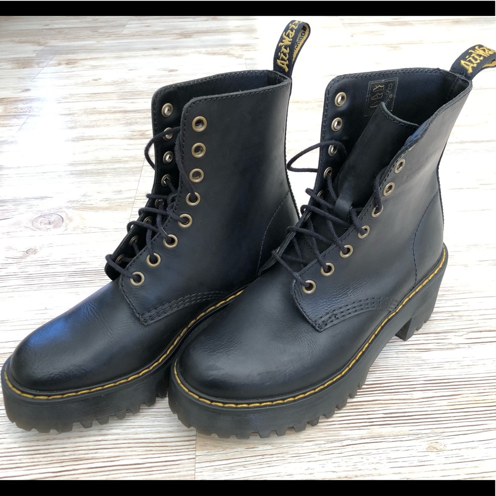 Dr Martens Shriver HI leather boots size 7 women